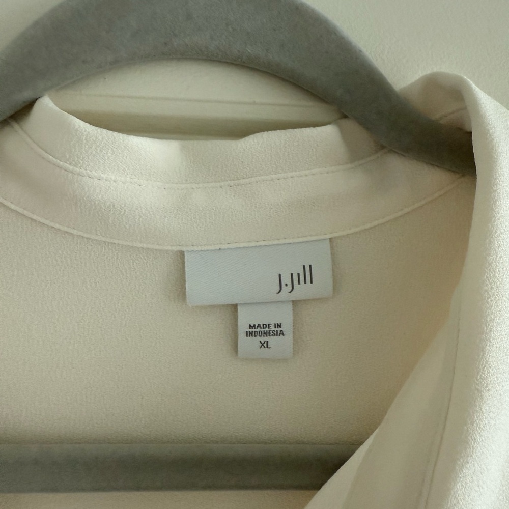 J.Jill Ivory Button-Down Blouse with Pleated Back Detail – Size XL - Picture 4 of 5
